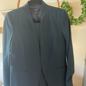 Ann Taylor Petite Navy Suit Set - Like New